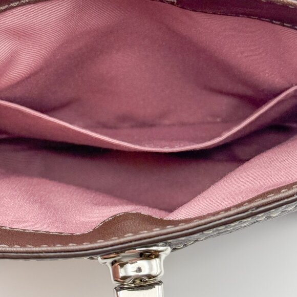 Coach Brown Pebbled Leather Wristlet Bag – Turnlock Closure & Contrast Stitching - Picture 7 of 10